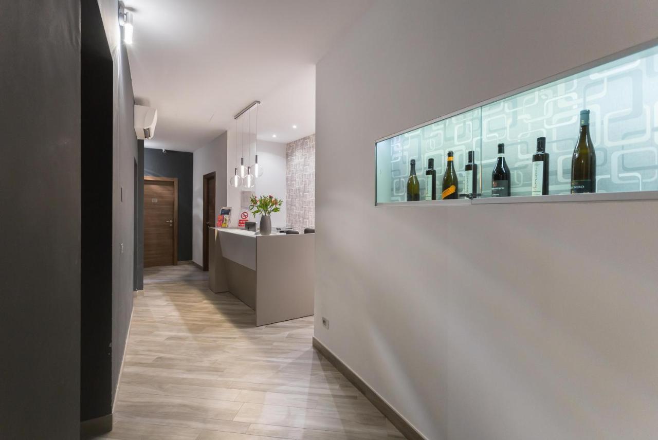 Aparthotel Durini Milan Luaran gambar
